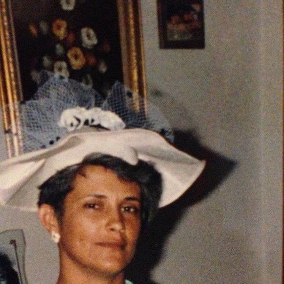 Meet your Posher, Lucia - Picture 1 of 1